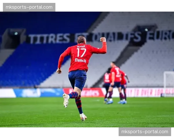 托利索谈里昂13连胜：保持冷静谦逊心态，每个人都为队友而奔跑