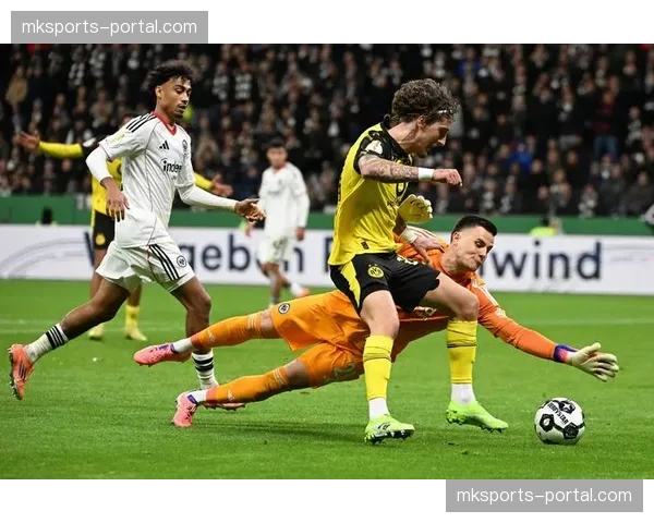 科贝尔后场出球失误送礼，多特蒙德门将低级错误葬送晋级希望