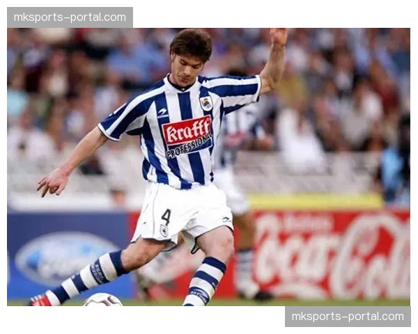 哈维-阿隆索接受专访，谈皇家社会赛季目标与年轻球员成长