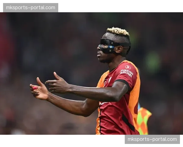 夏窗动向：曼联球探现身米兰城，持续考察米兰边锋莱奥